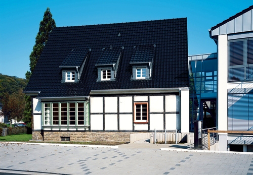 Керамическая черепица Creaton OPTIMA FINESSE weinrot glasiert